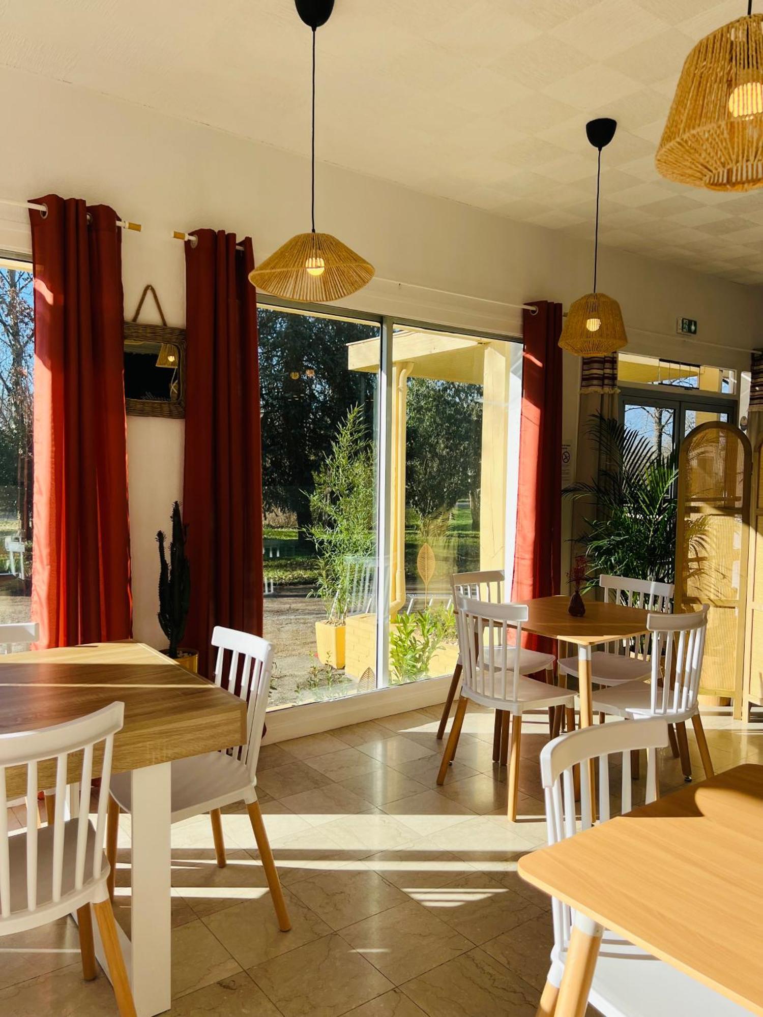 Motel Les Broussailles Mesves-sur-Loire Exterior foto